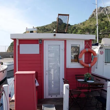 度假居 Casa Vacanza Galleggiante Per 4 Piu' 2 Persone 卡利亚里