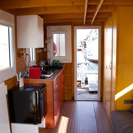 Casa Vacanza Galleggiante Per 4 Piu' 2 Persone 度假居 *