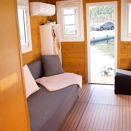 度假居 Casa Vacanza Galleggiante Per 4 Piu' 2 Persone *